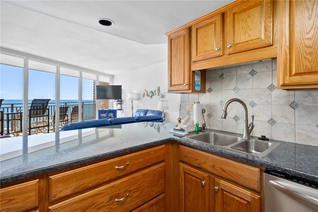 6649 Seacomber Dr 804 Property Photo 9