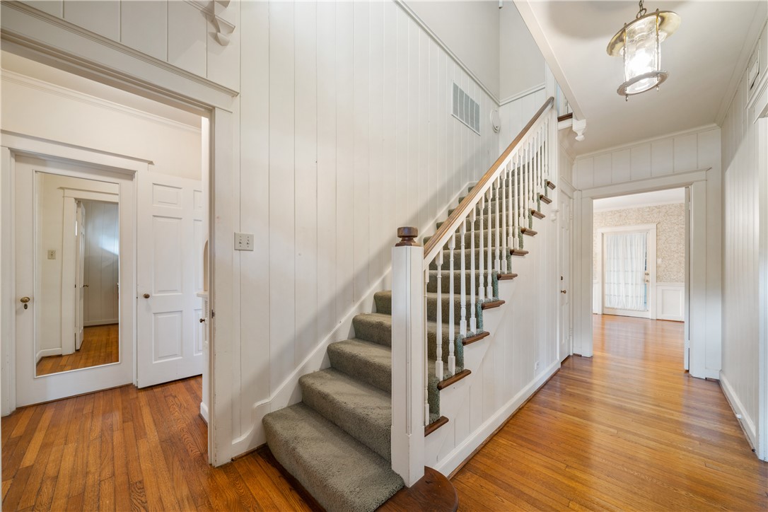 722 W Lee Ave Property Photo 3