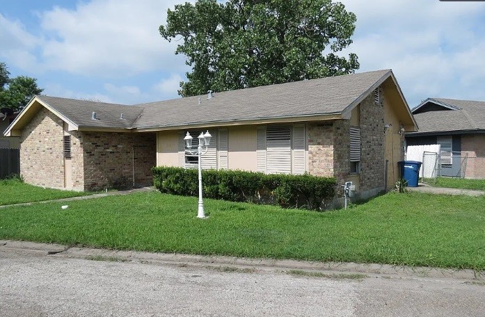 121 Green Trail Dr Property Photo 1