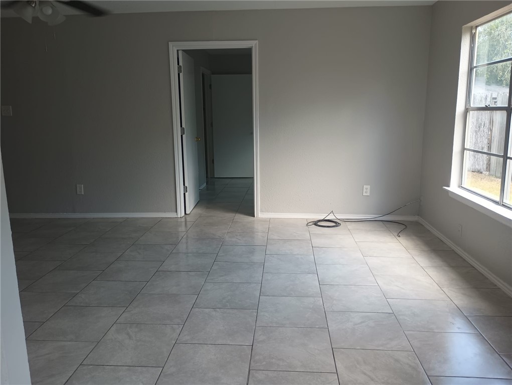 121 Green Trail Dr Property Photo 3