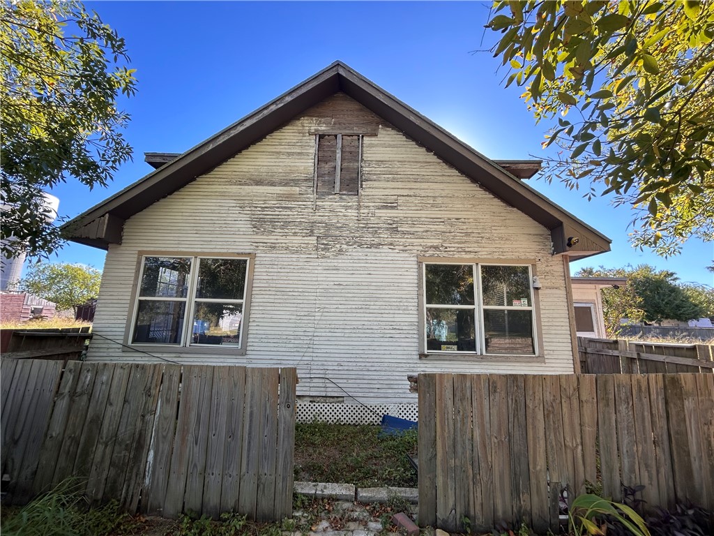 2826 Hargus St Property Photo 1