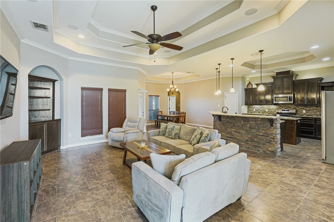 2634 Arshia St Property Photo 3