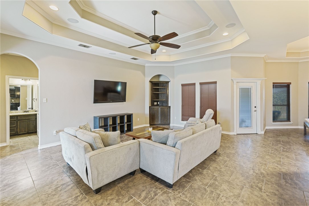 2634 Arshia St Property Photo 7