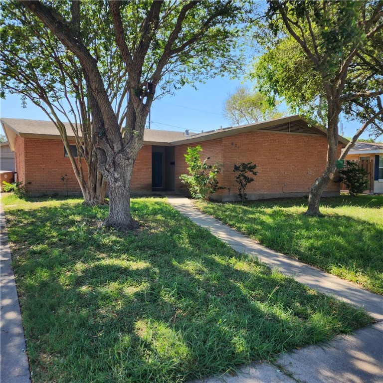821 Alden Dr Property Photo 1