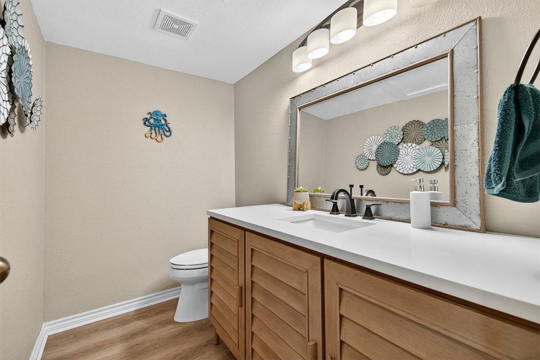 210 Oak Bay St 504 Property Photo 20