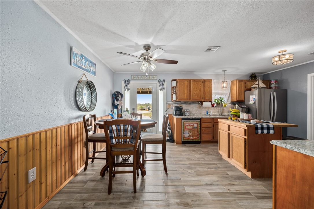 2222 Johnson Property Photo 9