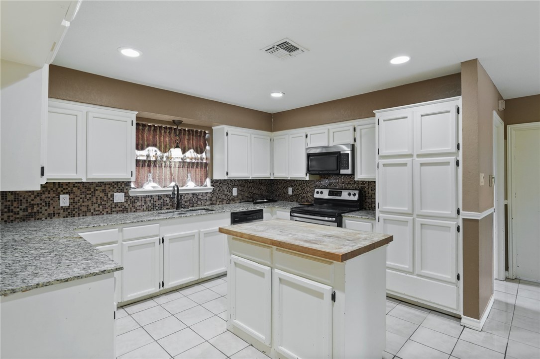 5301 Pheasant Property Photo 8