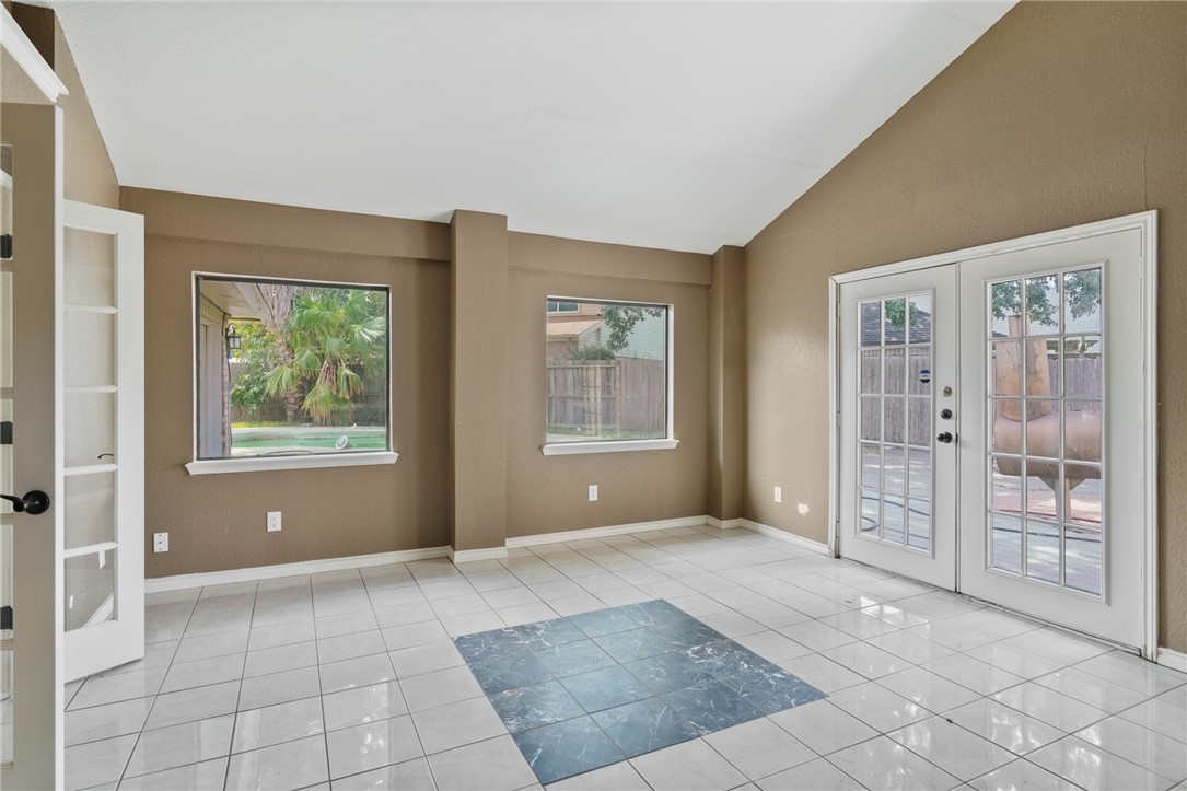 5301 Pheasant Property Photo 10