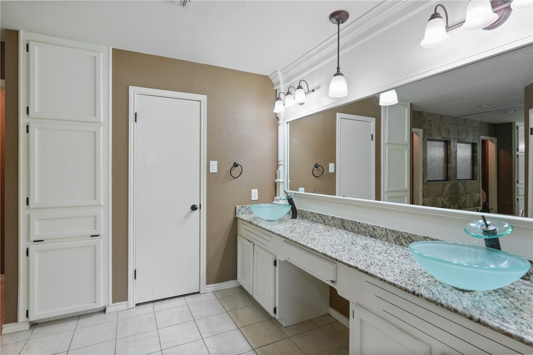 5301 Pheasant Property Photo 23