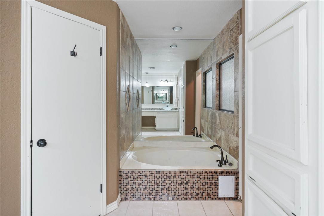 5301 Pheasant Property Photo 24