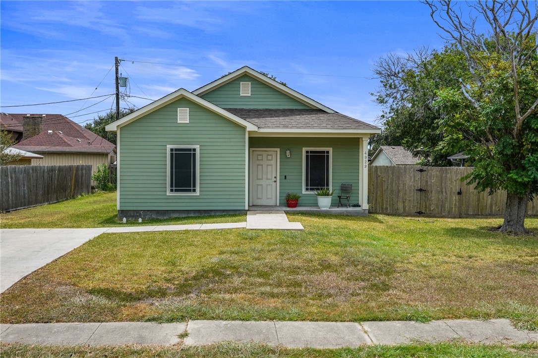 4929 Valley Stream Dr Property Photo 1