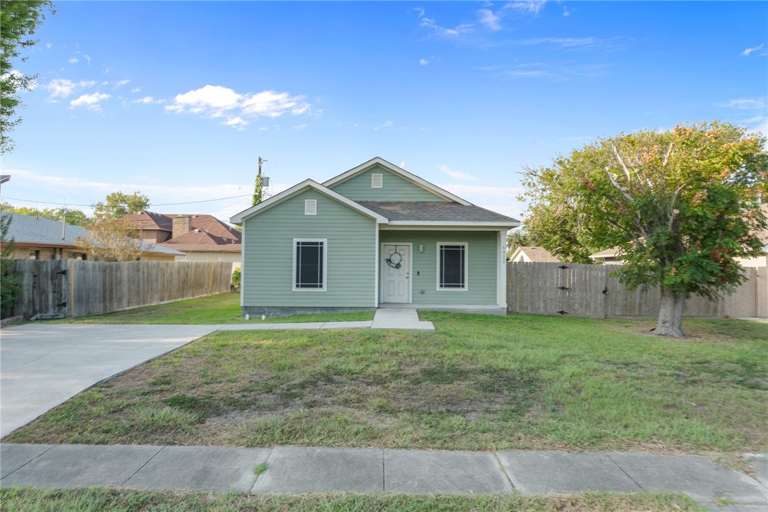 4929 Valley Stream Dr Property Photo 2