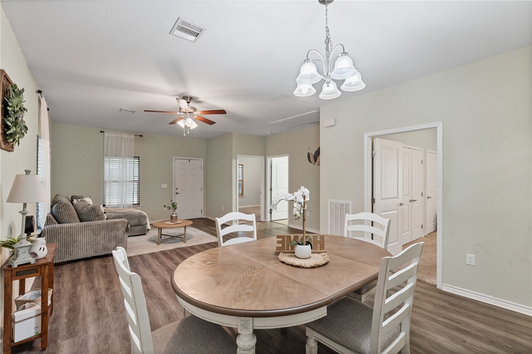 4929 Valley Stream Dr Property Photo 7