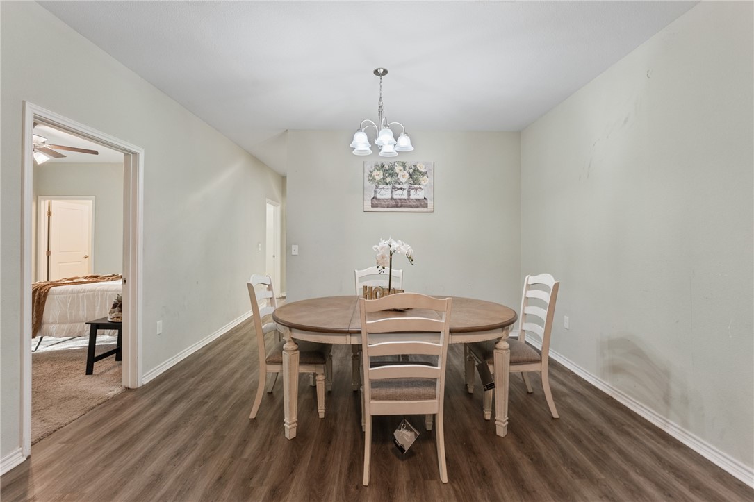 4929 Valley Stream Dr Property Photo 8