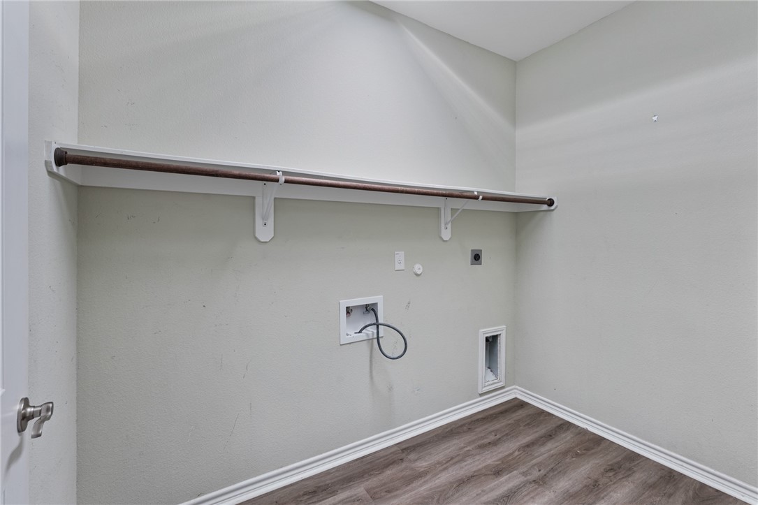 4929 Valley Stream Dr Property Photo 21