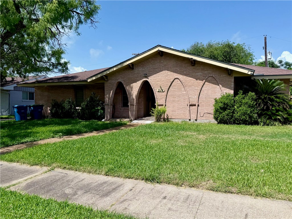 214 Sabine St Property Photo 1