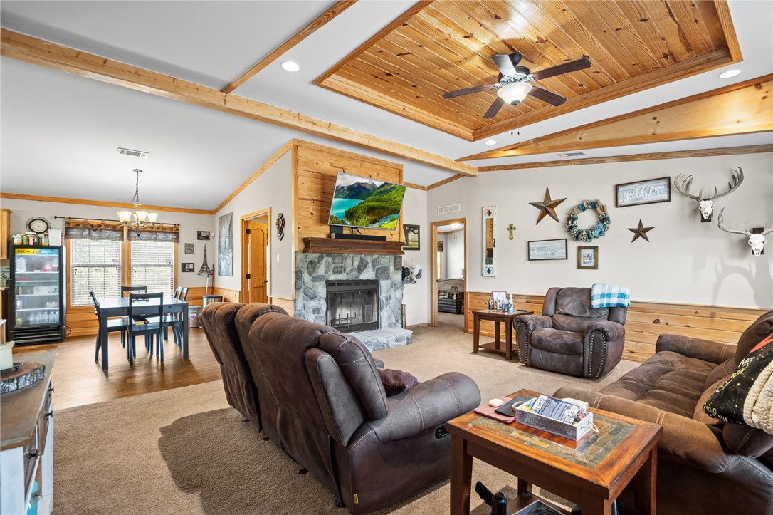 315 Austin St Property Photo 5