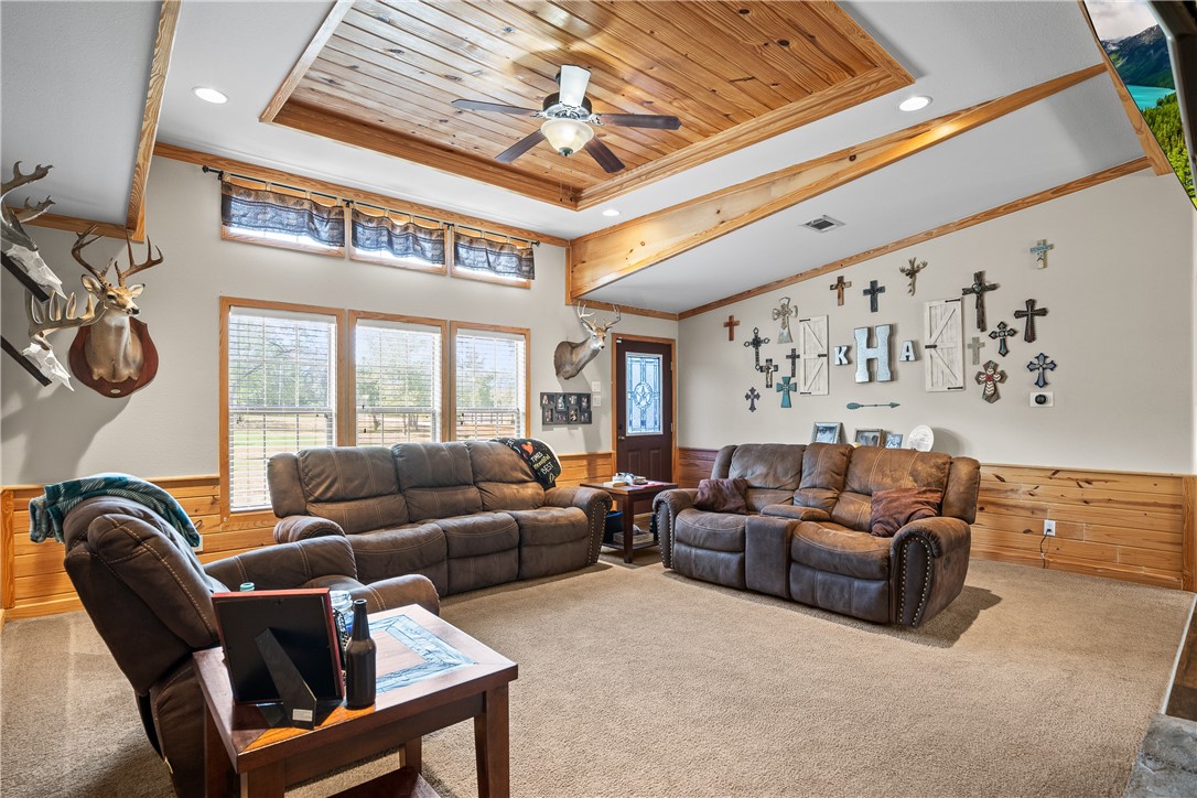 315 Austin St Property Photo 6