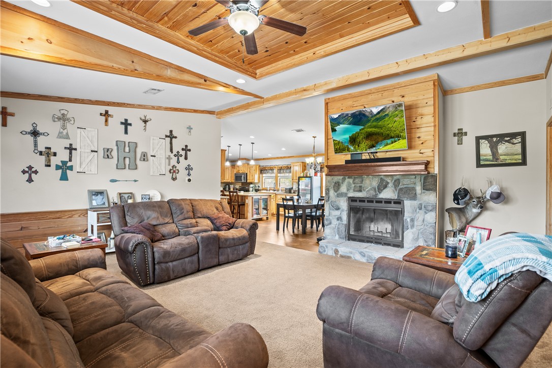 315 Austin St Property Photo 7