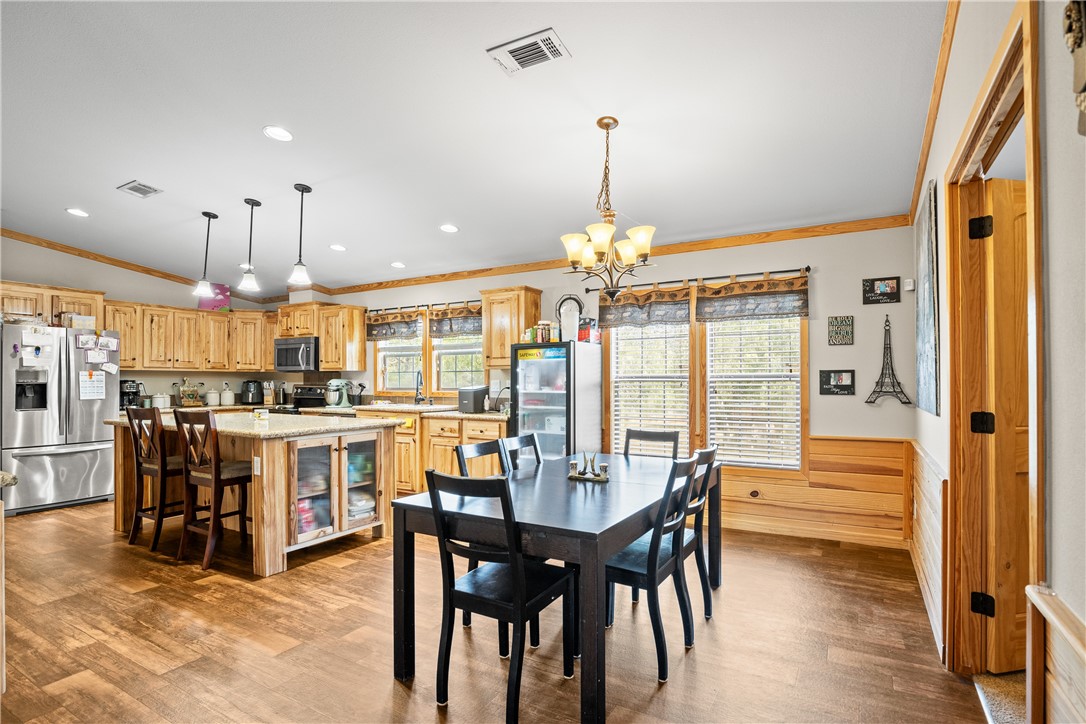 315 Austin St Property Photo 8