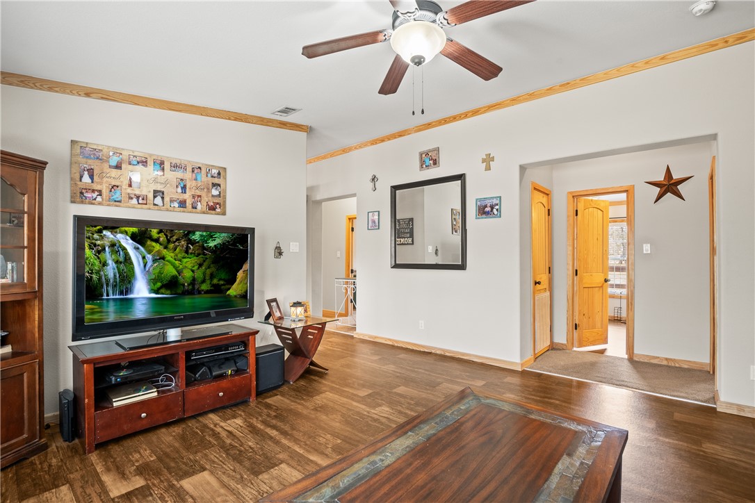 315 Austin St Property Photo 11