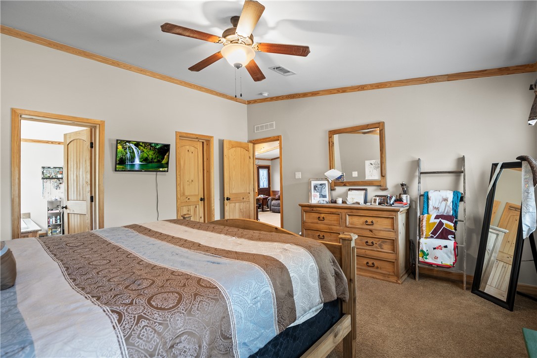 315 Austin St Property Photo 13