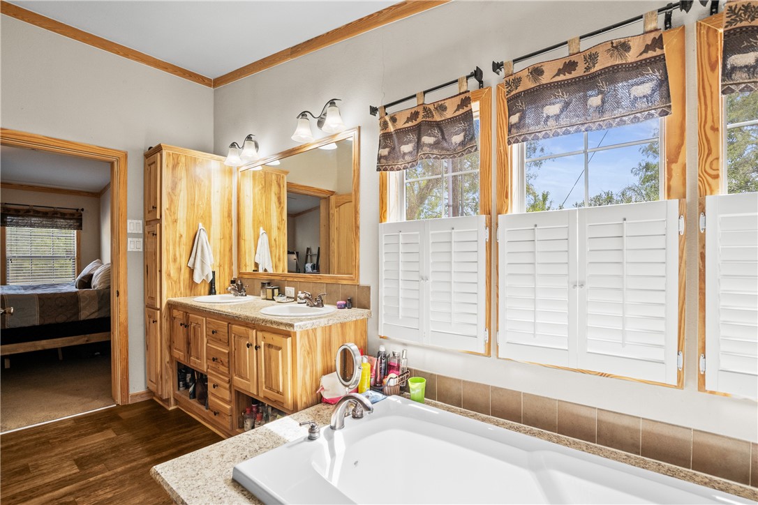 315 Austin St Property Photo 15