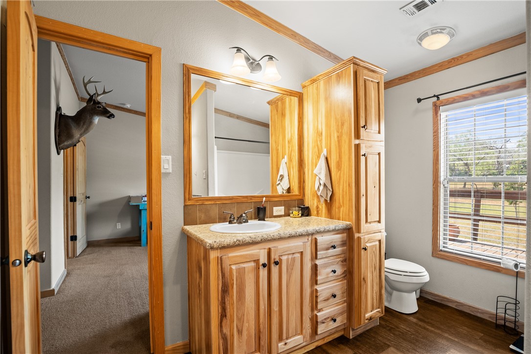 315 Austin St Property Photo 22