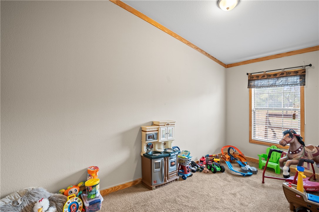 315 Austin St Property Photo 23