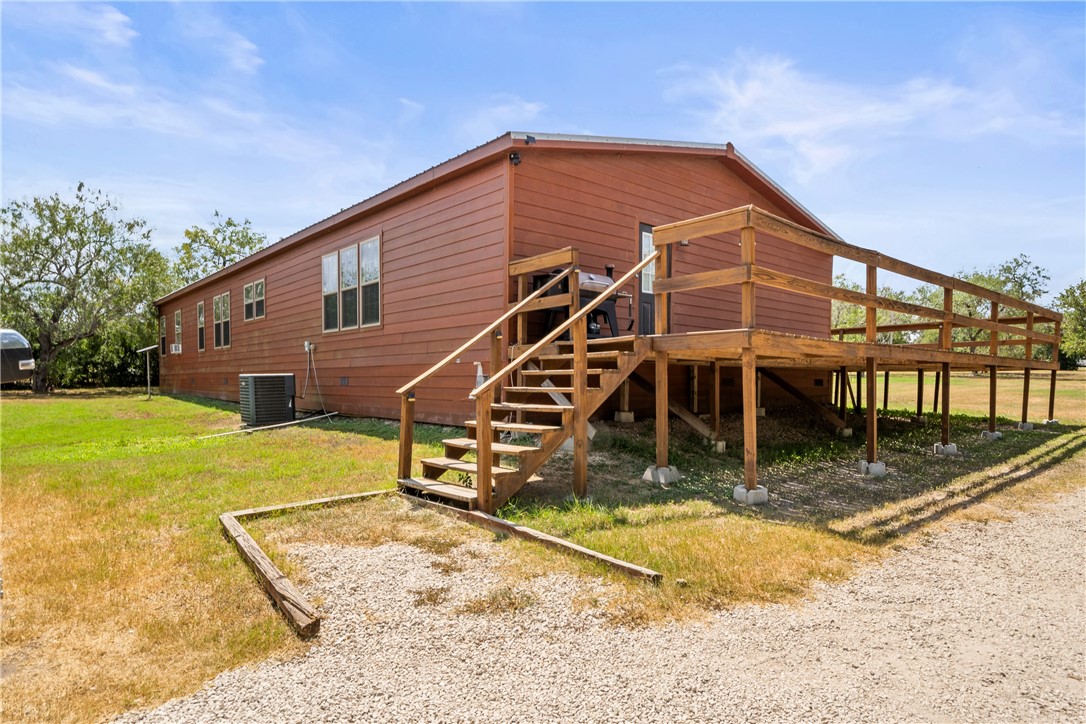 315 Austin St Property Photo 29