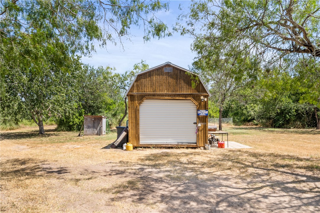 315 Austin St Property Photo 30