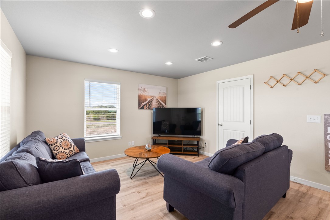 274 Post Oak Ln Property Photo 7