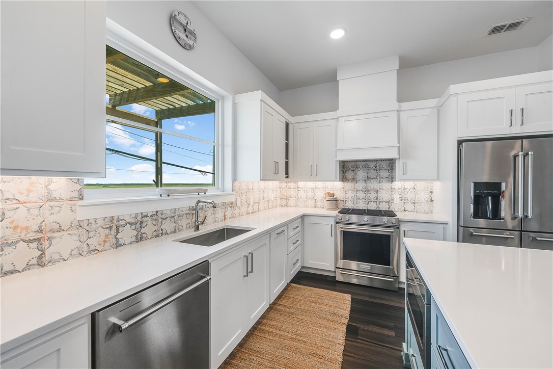 4885 State Hwy 361 Property Photo 8