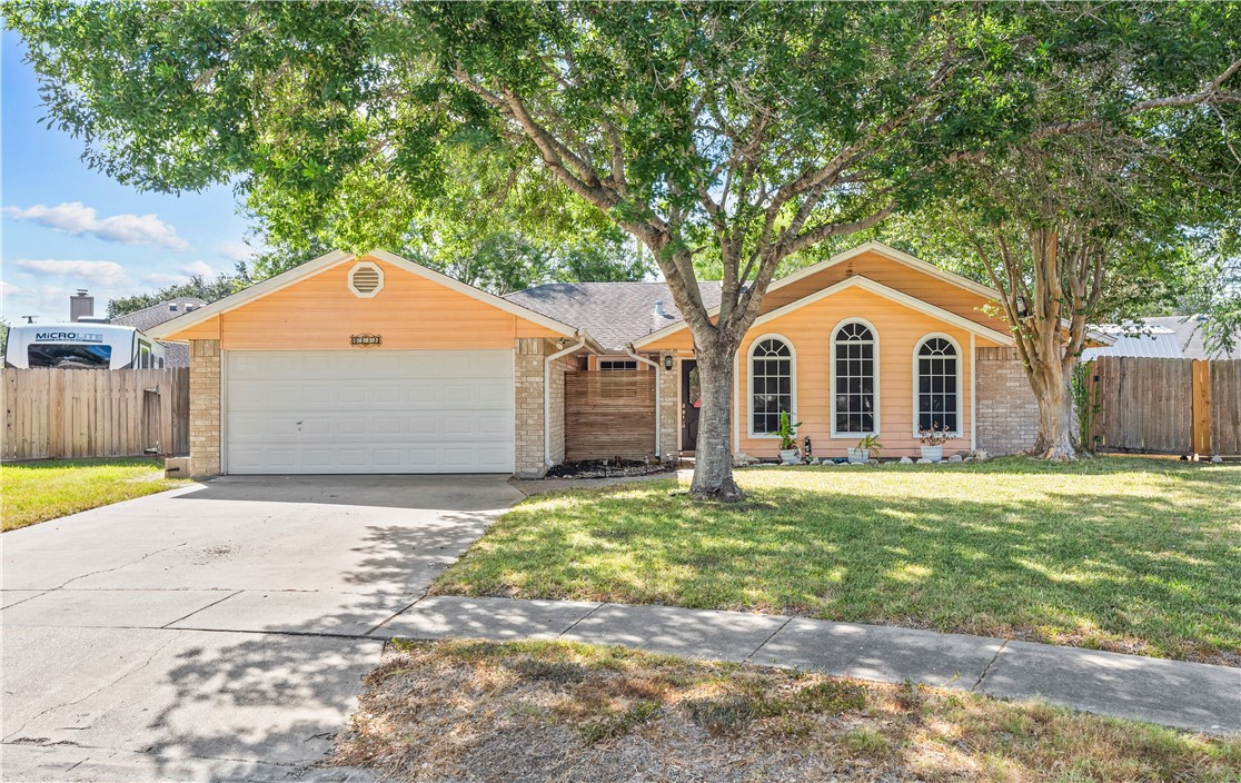 6133 Cumberland Circ Property Photo 1