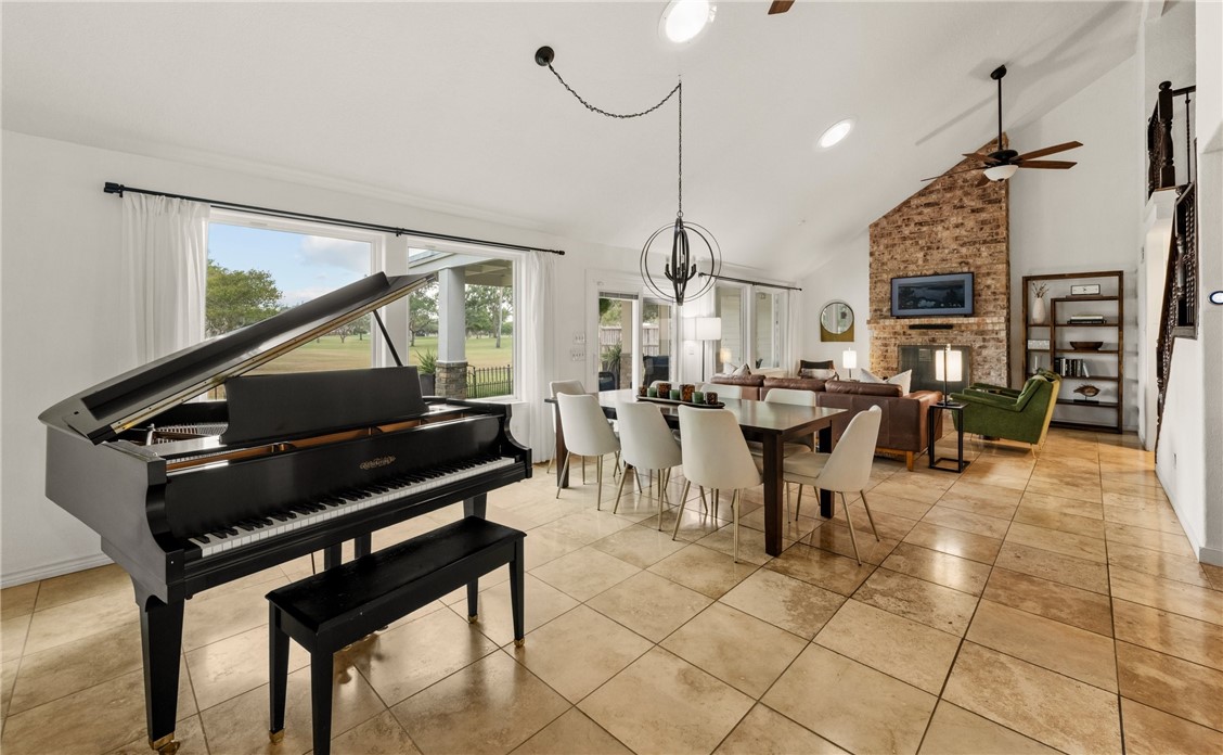 6113 Lost Creek Dr Property Photo 5