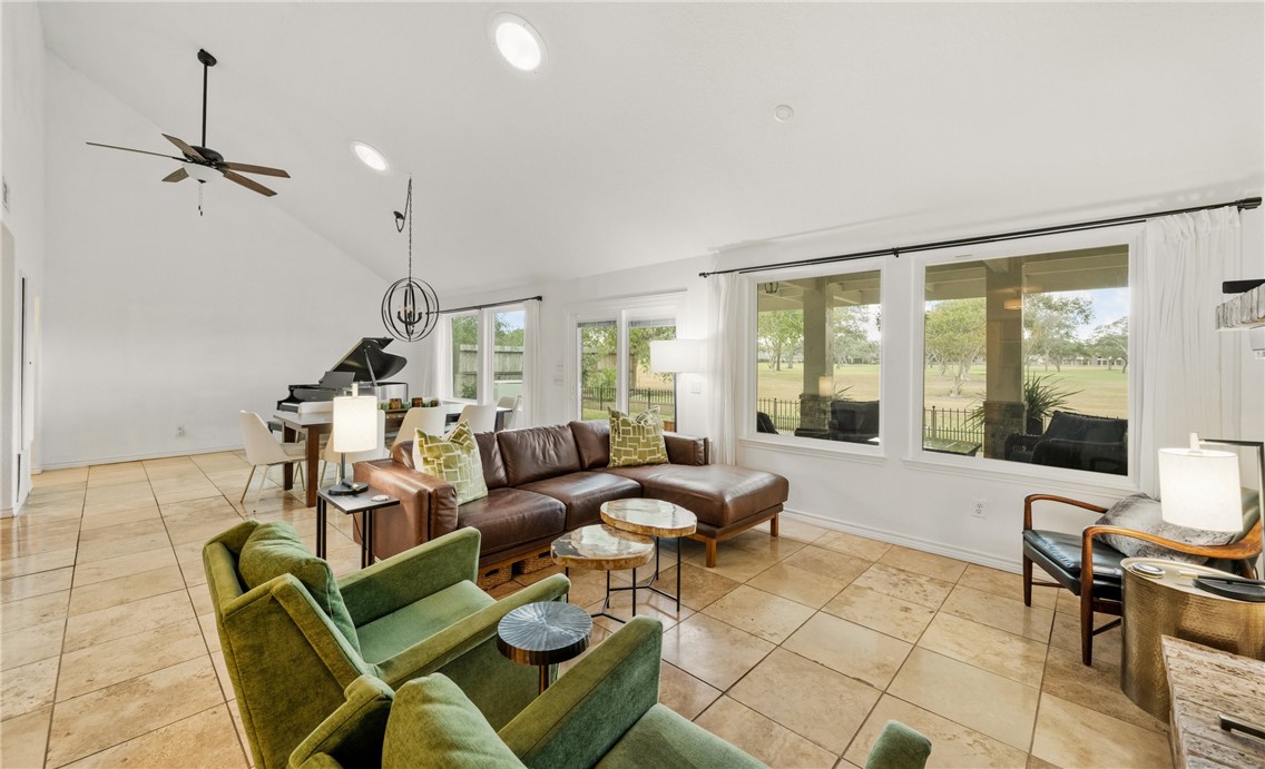 6113 Lost Creek Dr Property Photo 7