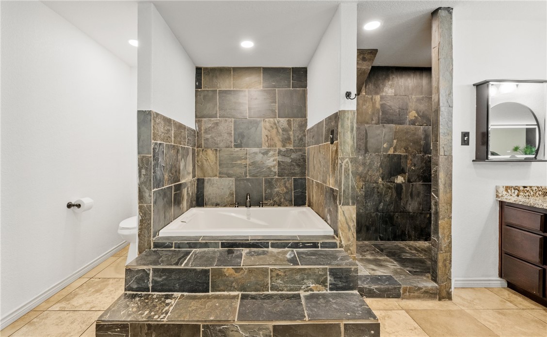 6113 Lost Creek Dr Property Photo 16