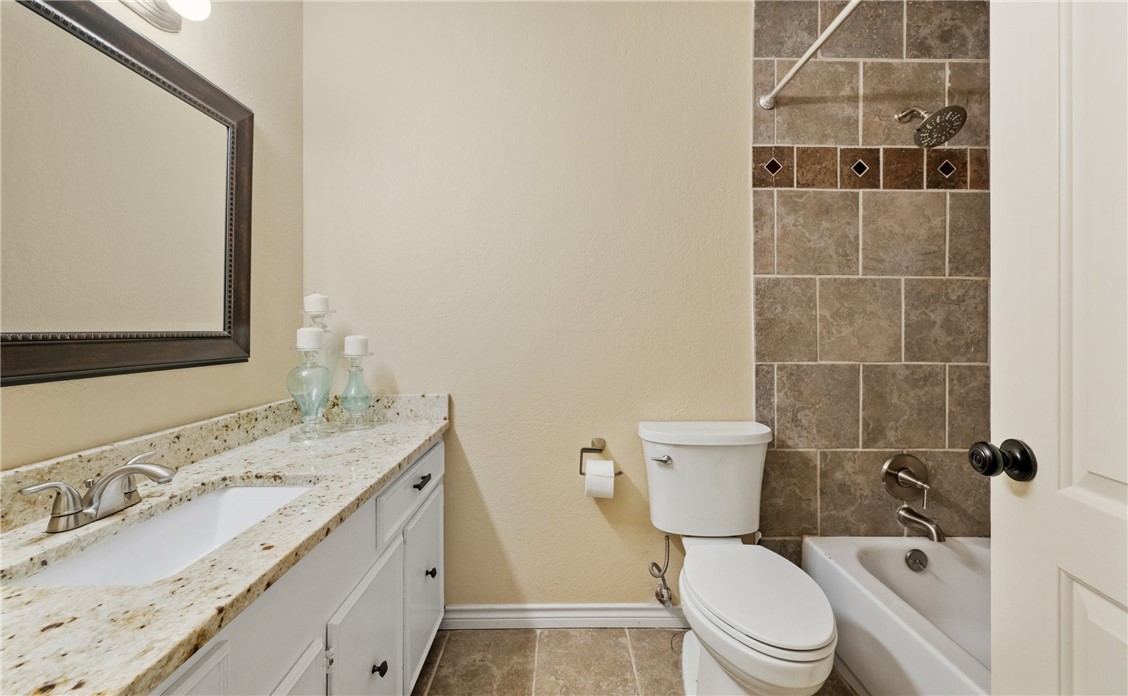 6113 Lost Creek Dr Property Photo 24