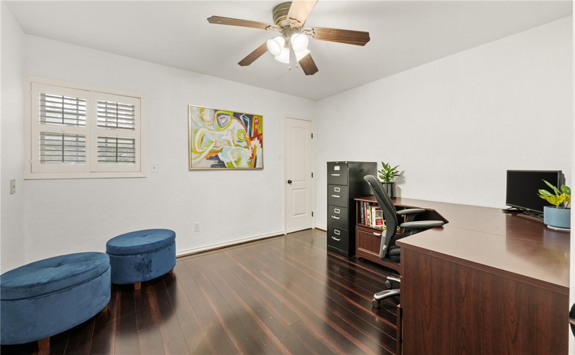 6113 Lost Creek Dr Property Photo 25