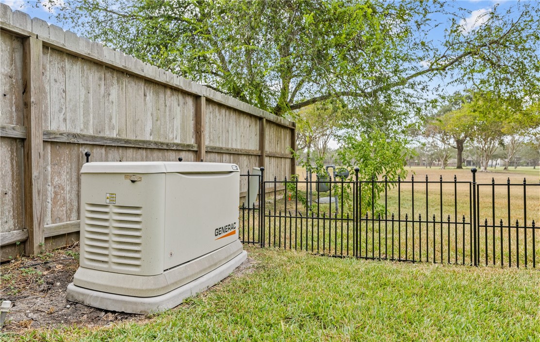 6113 Lost Creek Dr Property Photo 27