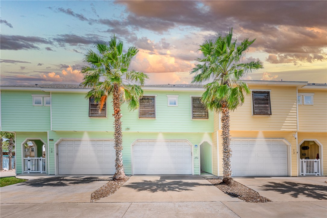 247 W Roberts Ave 11d Property Photo 2