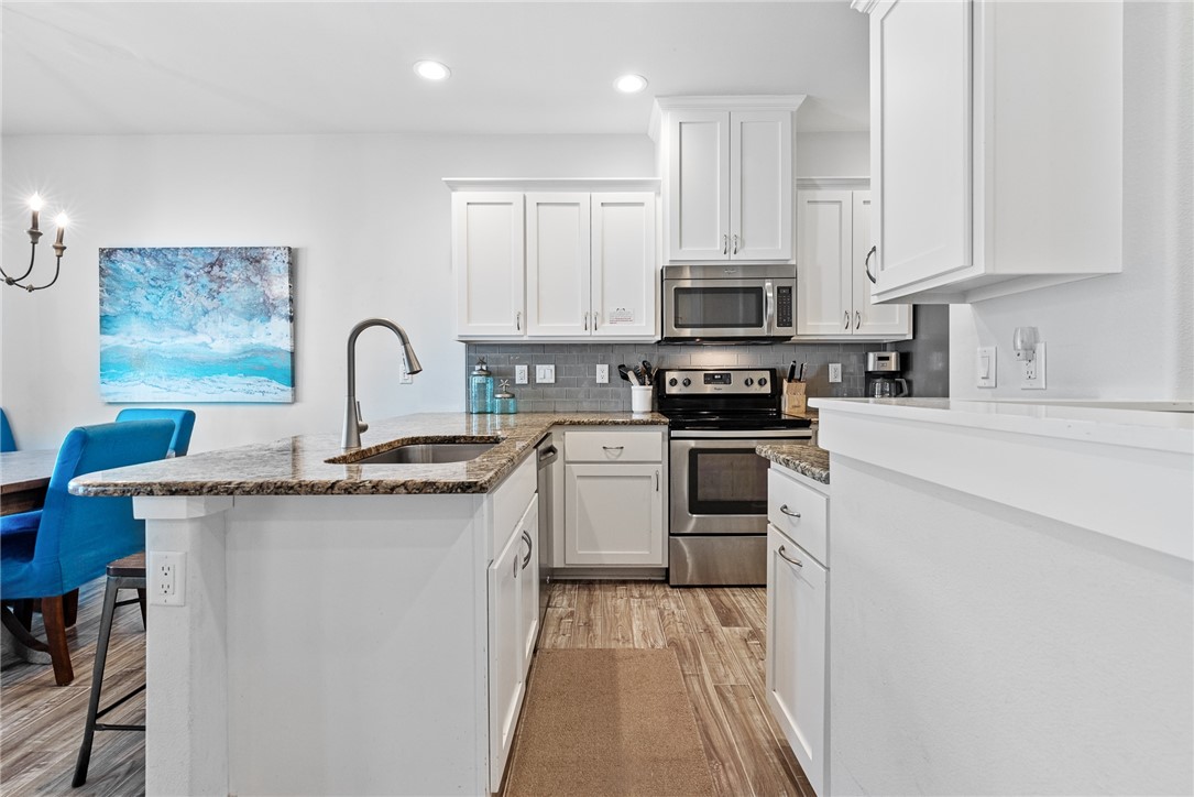 247 W Roberts Ave 11d Property Photo 12