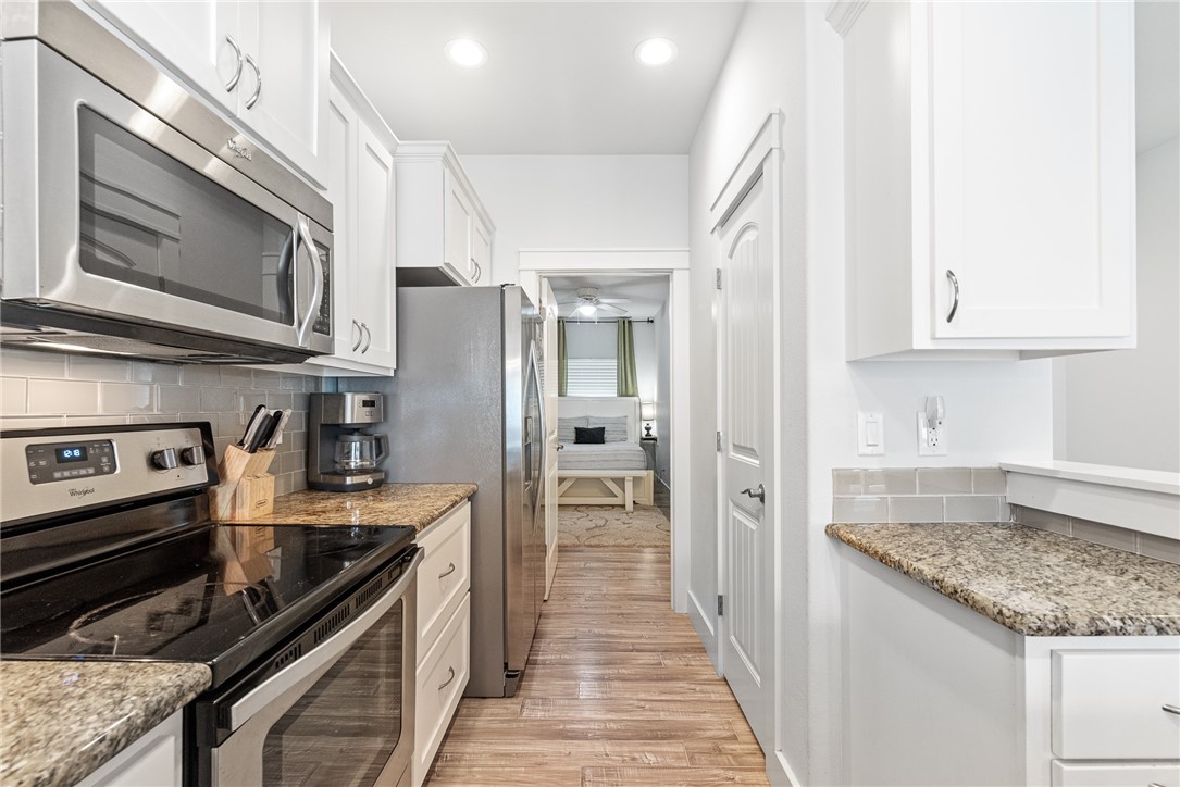 247 W Roberts Ave 11d Property Photo 14