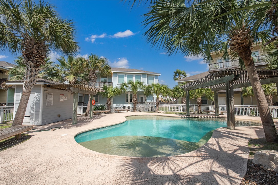 247 W Roberts Ave 11d Property Photo 33