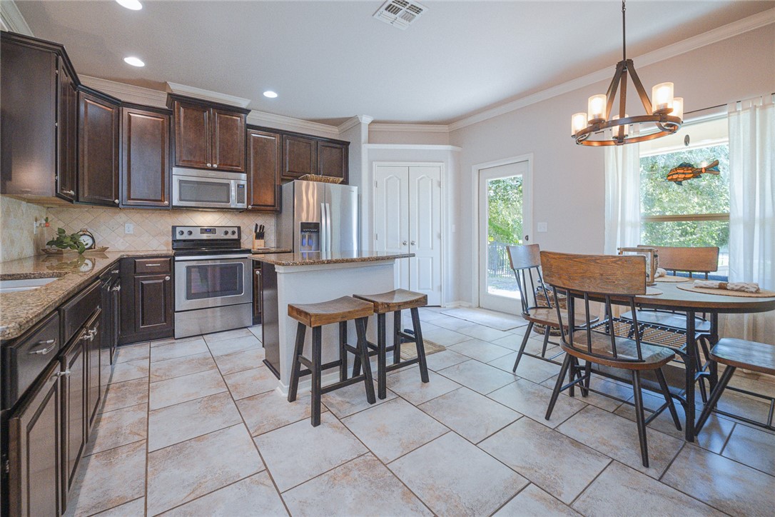 401 Inverrary Dr 36 Property Photo 5