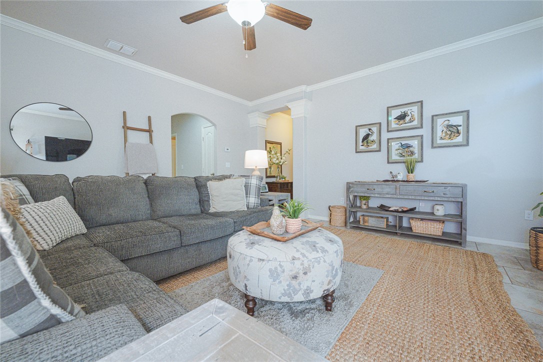 401 Inverrary Dr 36 Property Photo 8