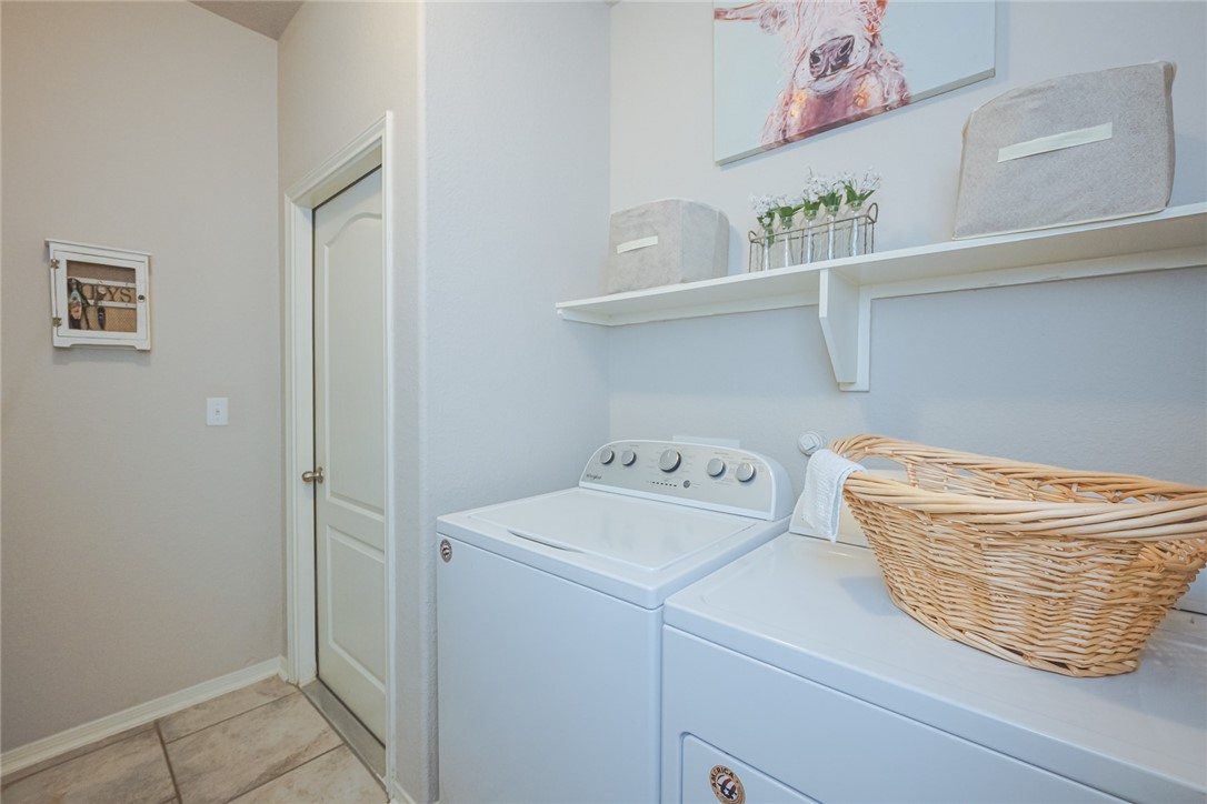 401 Inverrary Dr 36 Property Photo 19