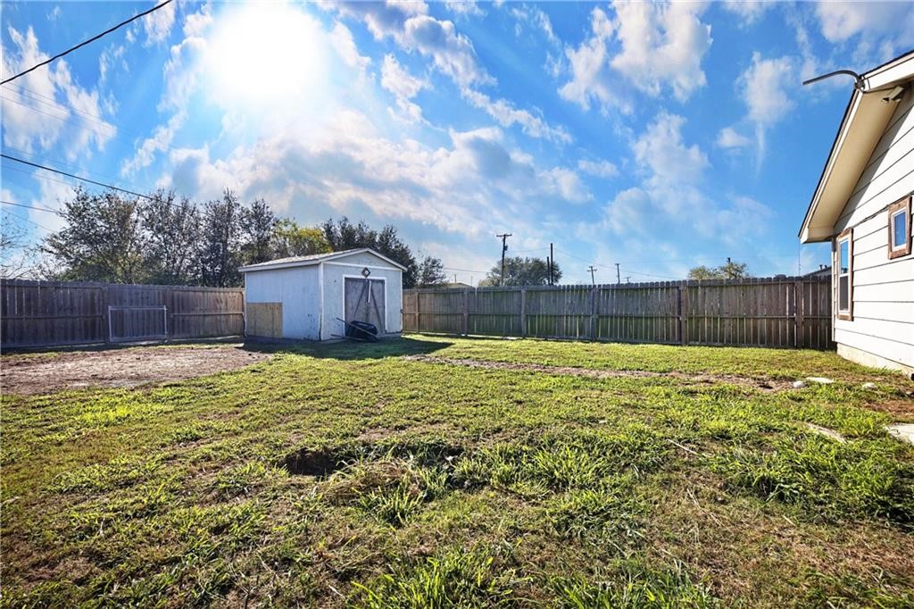 2700 Avenue D Property Photo 17