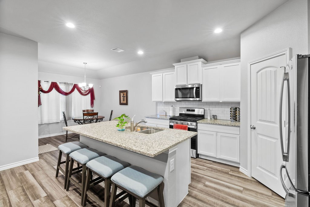 1258 Carnaby St Property Photo 6