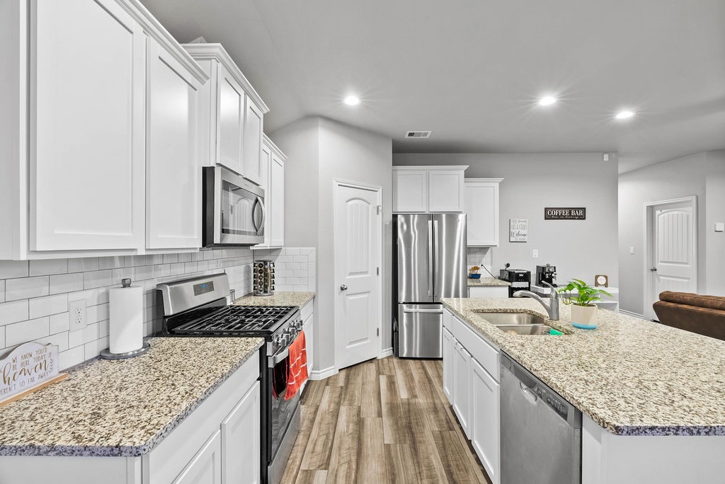 1258 Carnaby St Property Photo 8